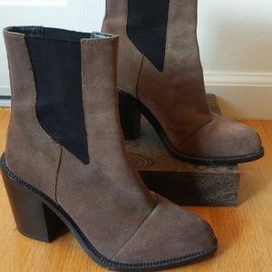 Luxury Rebel Khaki Leather Chelsea Suede Boots